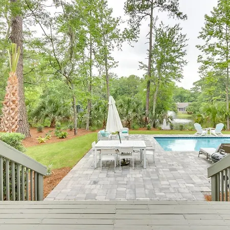 Sleek Palmetto Dunes Home Golf, Dine, And Swim